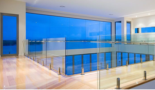 Leading Edge Glass - Glass Pool Fencing Gold Coast | 38 Kendor St, Arundel QLD 4214, Australia | Phone: 0418 752 274