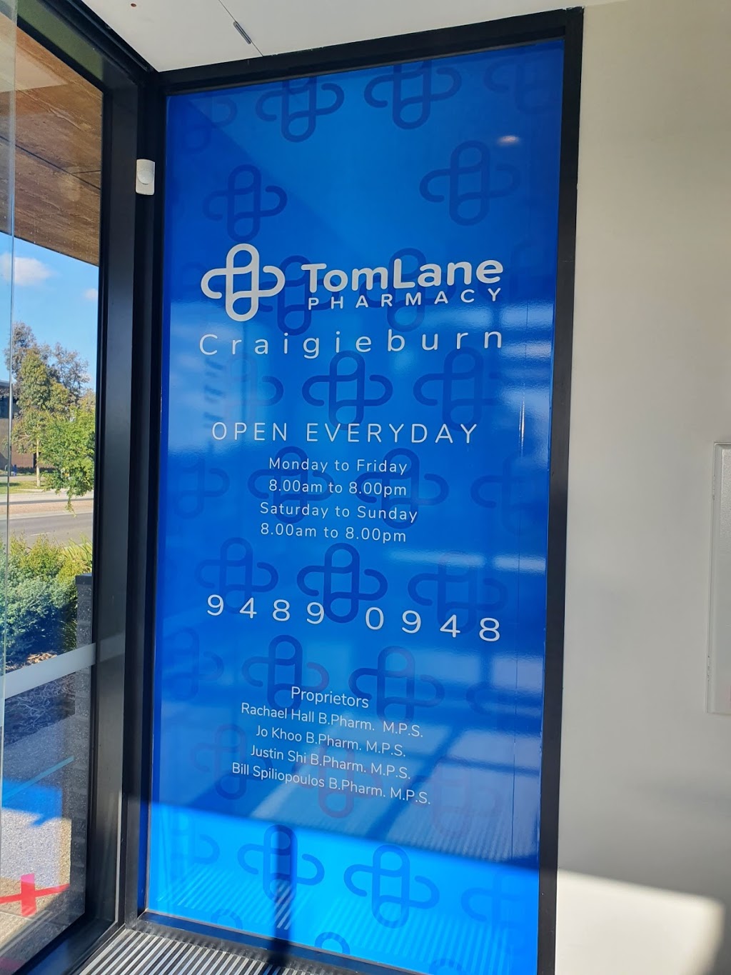 Tom Lane Pharmacy Craigieburn | health | 70 Central Park Ave, Craigieburn VIC 3064, Australia | 0394890948 OR +61 3 9489 0948