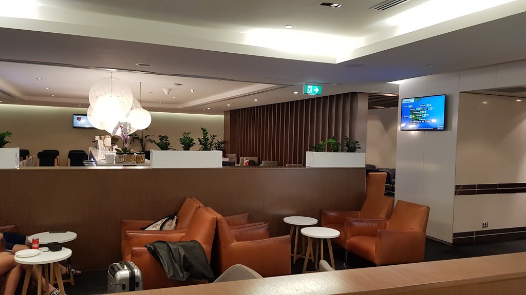 Qantas Business Lounge | night club | Perth Airport WA 6105, Australia