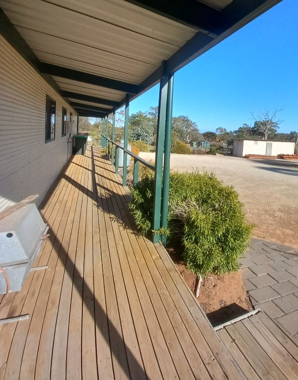 Rennies Workers Accommodation Padthaway | 95 Vogelsang Rd, Padthaway SA 5271, Australia | Phone: 0429 676 903