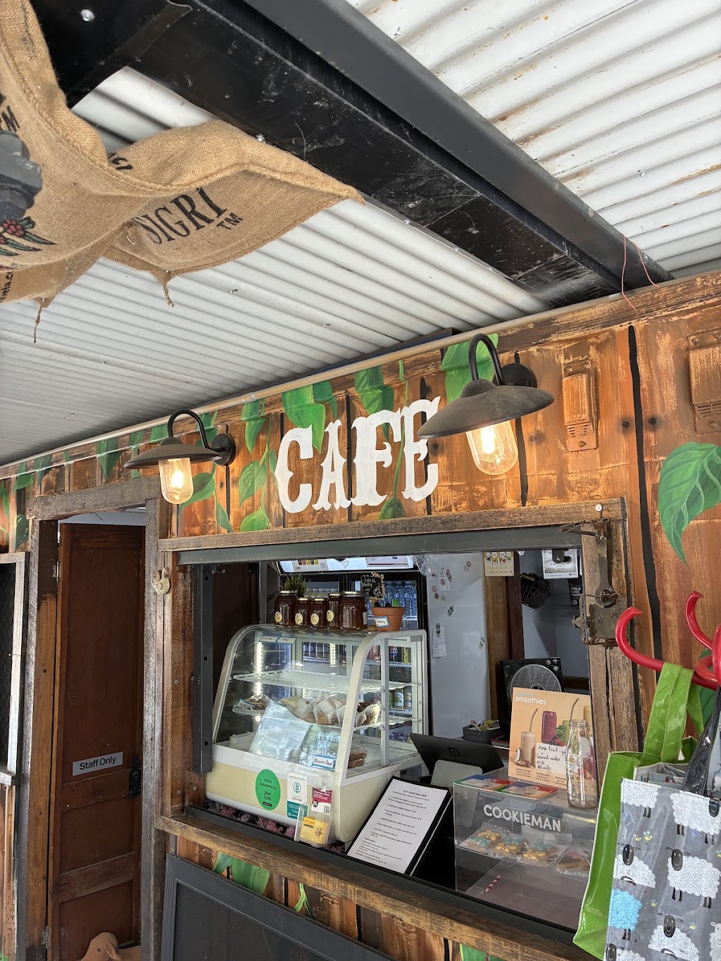 City Chicks Farm & Cafe | 408 Mount Glorious Rd, Samford Valley QLD 4520, Australia | Phone: 0435 226 912