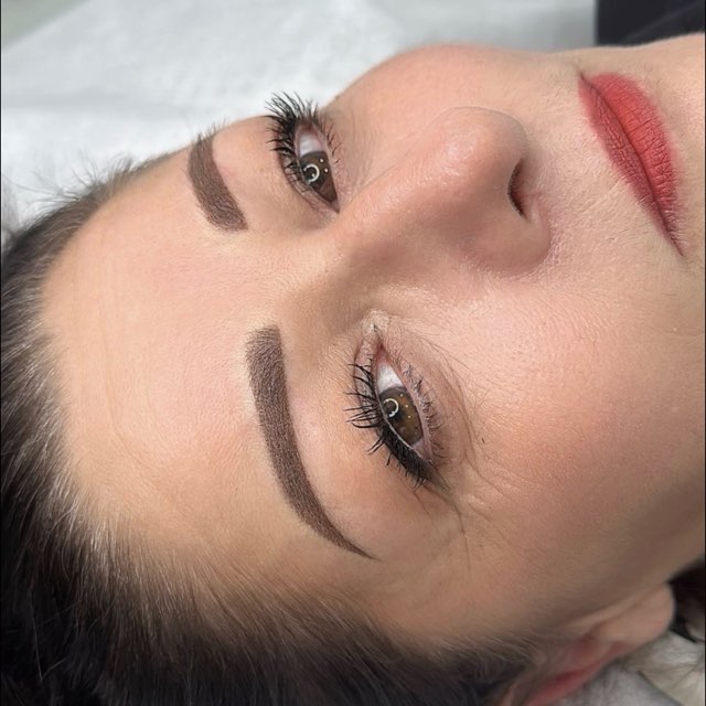Miss Glamour Brows & Beauty | 6 Mansell Ct, Berwick VIC 3806, Australia | Phone: 0450 941 098
