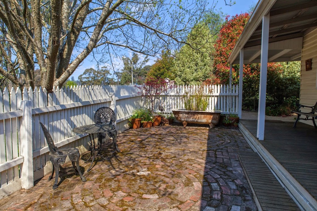 Summer Haven Holiday Cottage | 4 Chatfield Ave, Daylesford VIC 3460, Australia | Phone: 0421 521 092