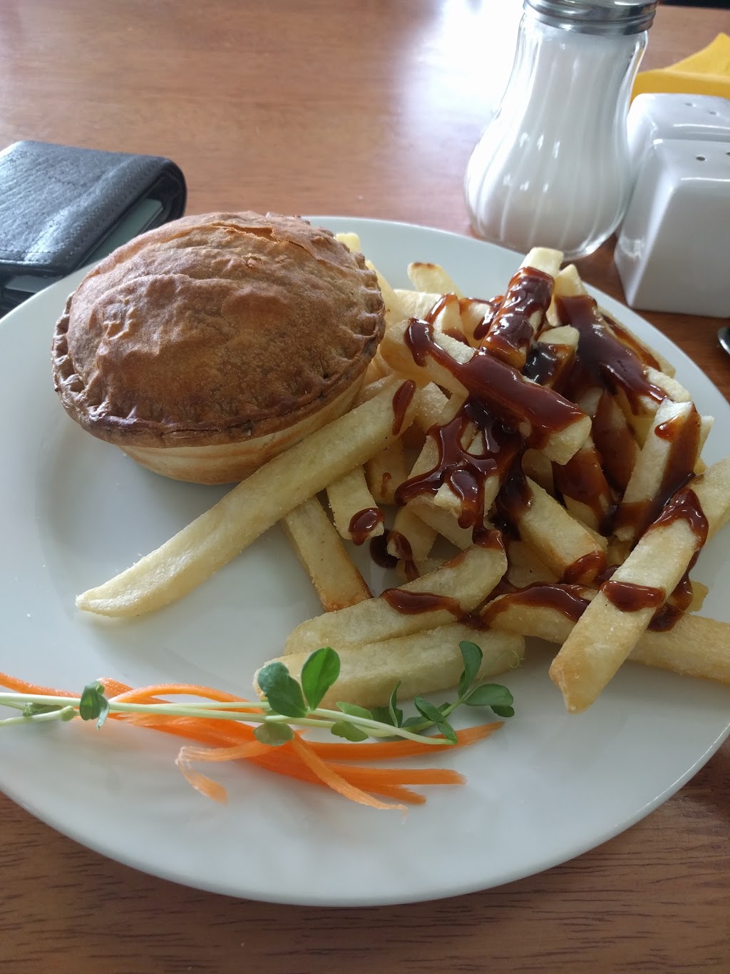 Travellers Rest Cafe | cafe | 57 Mulgrave St, Gin Gin QLD 4671, Australia | 0741573333 OR +61 7 4157 3333