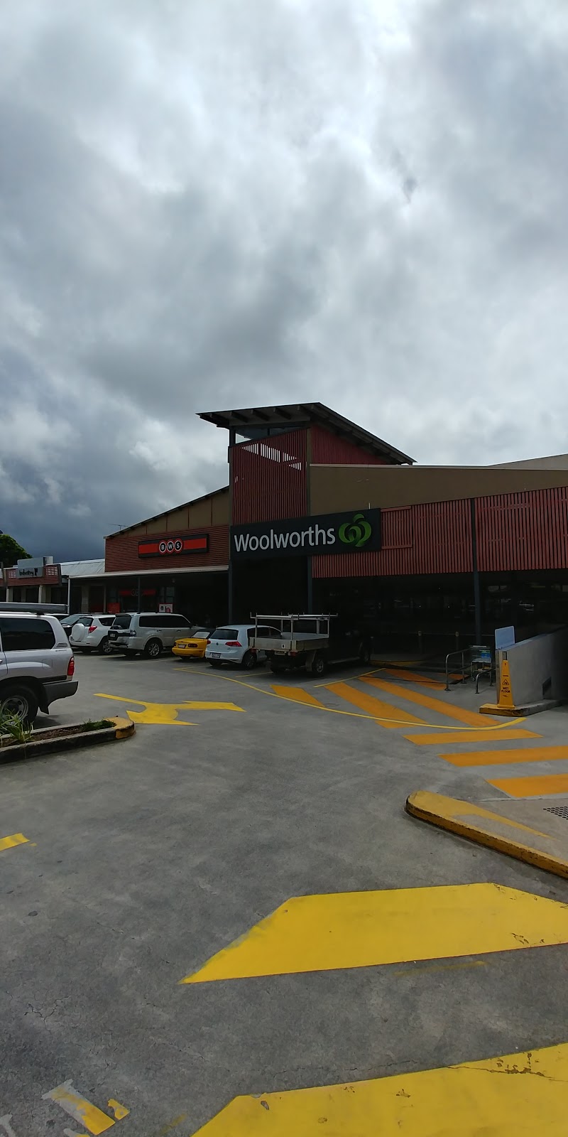 Woolworths Tewantin | supermarket | Blakesley St, Tewantin QLD 4565, Australia | 0753432110 OR +61 7 5343 2110