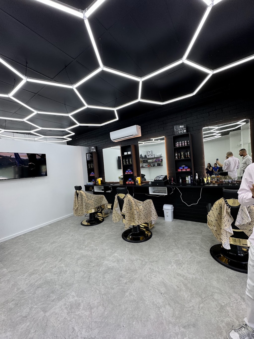 Gold Fade Barber Shop | Shop 10b/225 Junction Rd, Ruse NSW 2560, Australia | Phone: 0422 667 285
