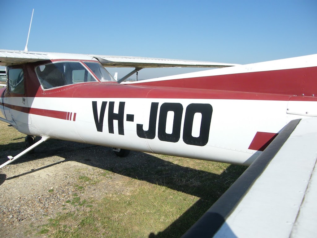 Gil Layts Flying School | university | Aerodrome Archerfield, 219a Beatty Rd, Archerfield QLD 4108, Australia | 0732775277 OR +61 7 3277 5277