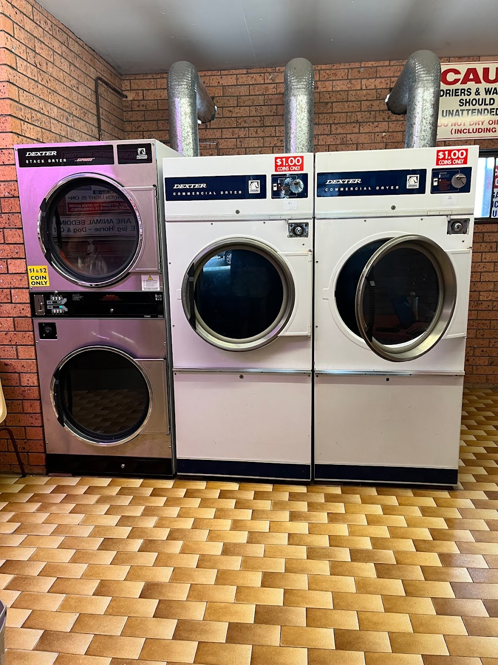 Narooma Laundromat | laundry | 36 Princes Hwy, Narooma NSW 2546, Australia | 0244762224 OR +61 2 4476 2224