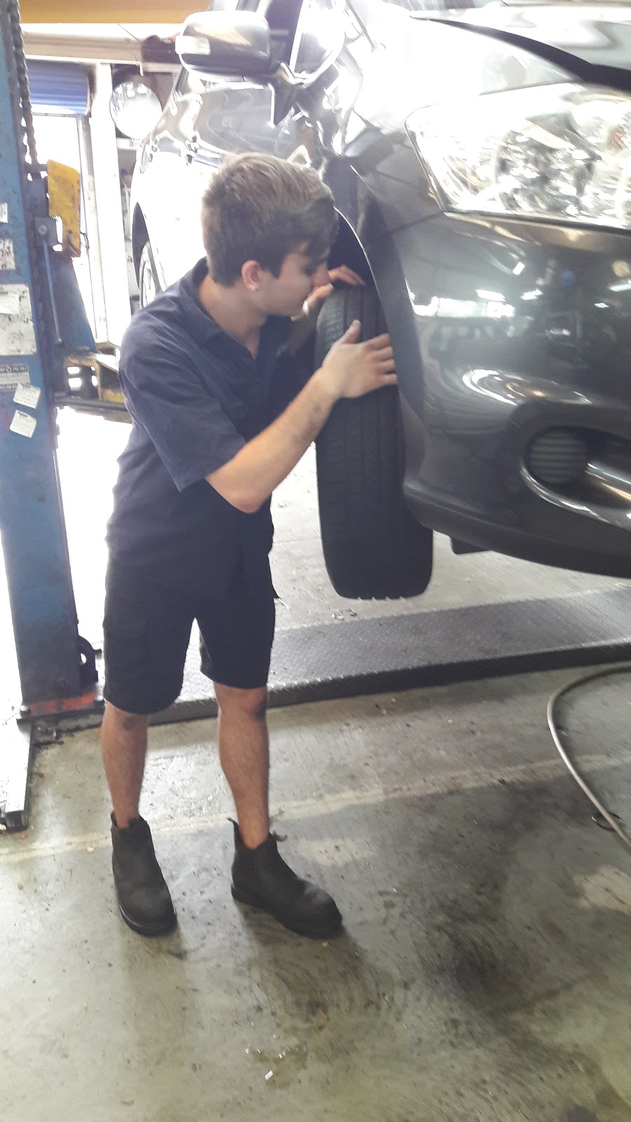 Chatswood Auto Repairs | car repair | 2 Devonshire St, Chatswood NSW 2067, Australia | 0294121055 OR +61 2 9412 1055