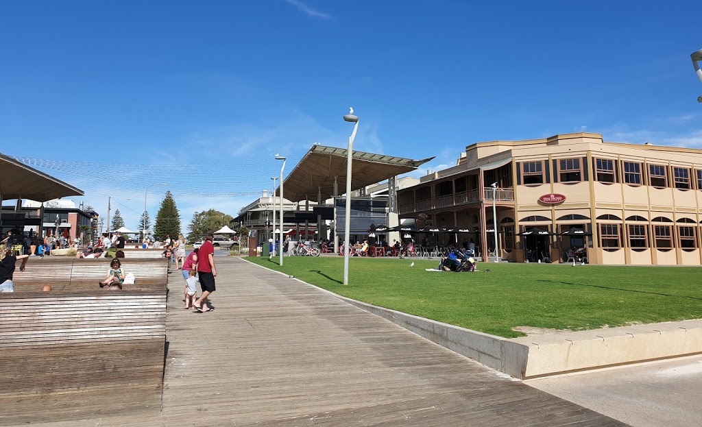 Henley Square | park | Henley Beach SA 5022, Australia
