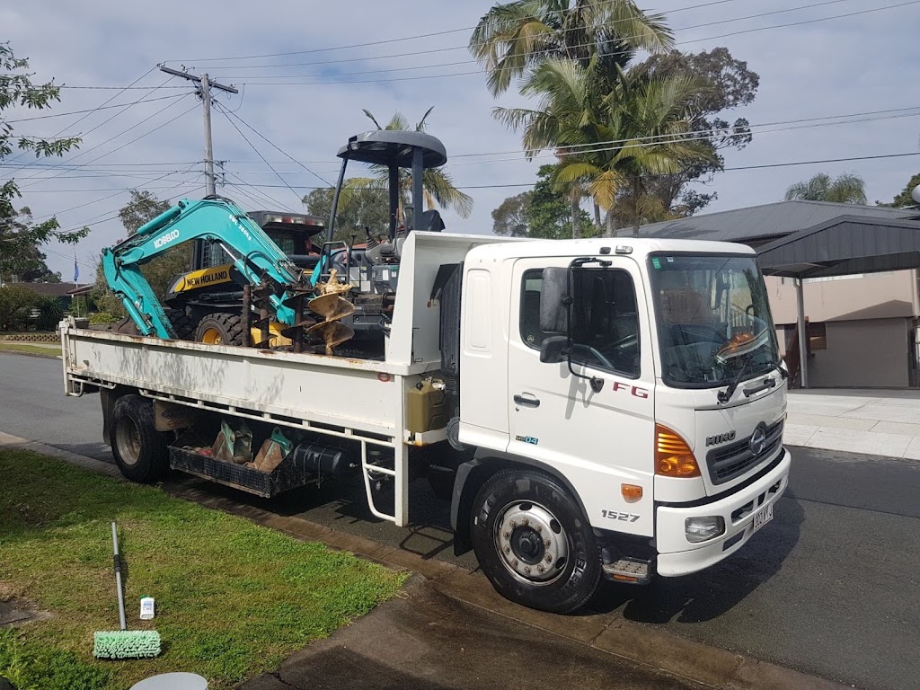 Barts Mini Excavator & Tipper | Priestdale Rd, Rochedale South QLD 4123, Australia | Phone: 0417 713 617
