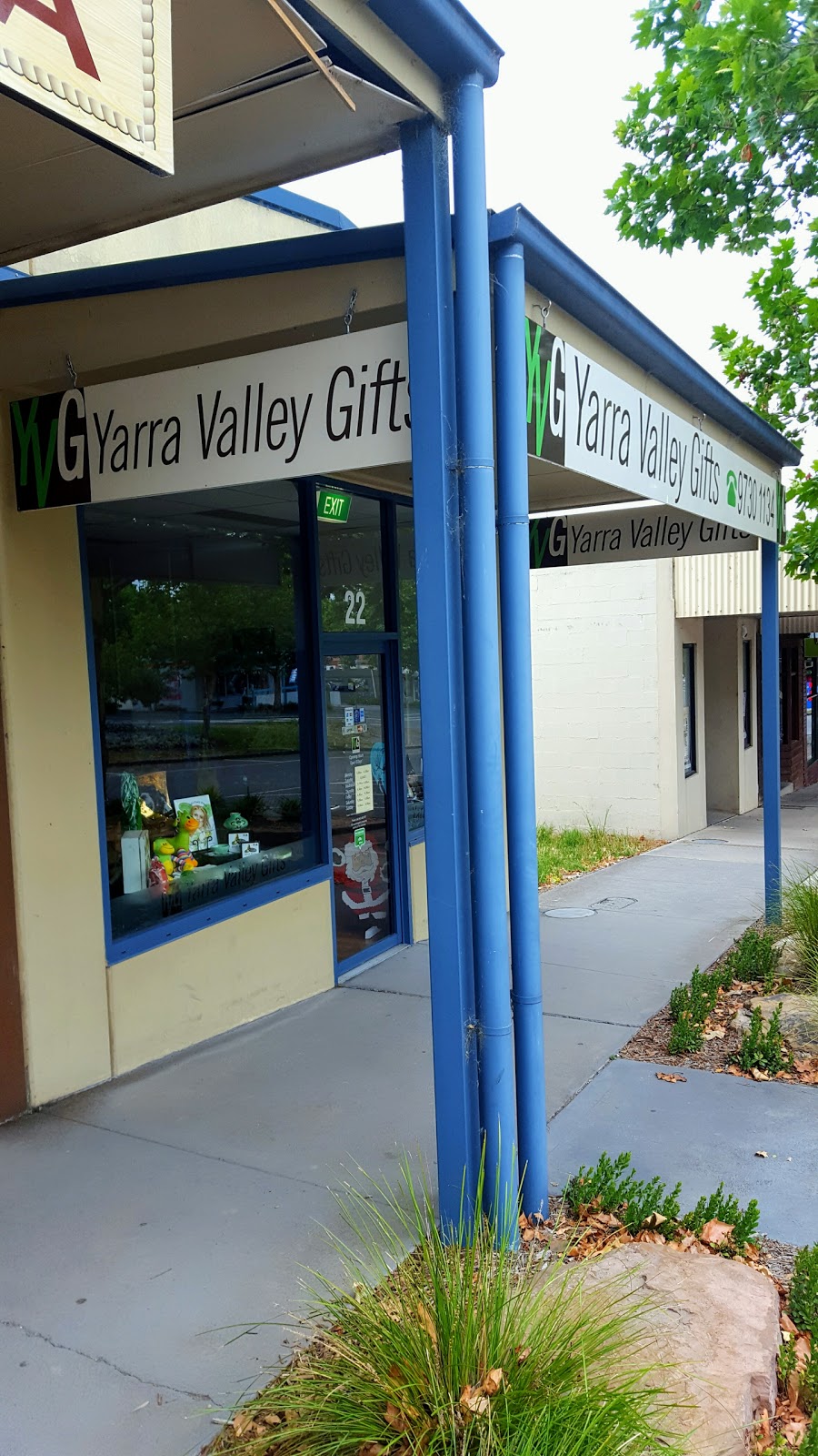 Yarra Valley Gifts | travel agency | 22 Bell St, Yarra Glen VIC 3775, Australia | 0397301134 OR +61 3 9730 1134