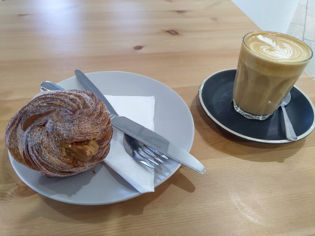 The Pastry Lab | bakery | Entrance on Knox Avenue, Under Aspect, 80 Lower Terrace, Caloundra QLD 4551, Australia | 0754370191 OR +61 7 5437 0191