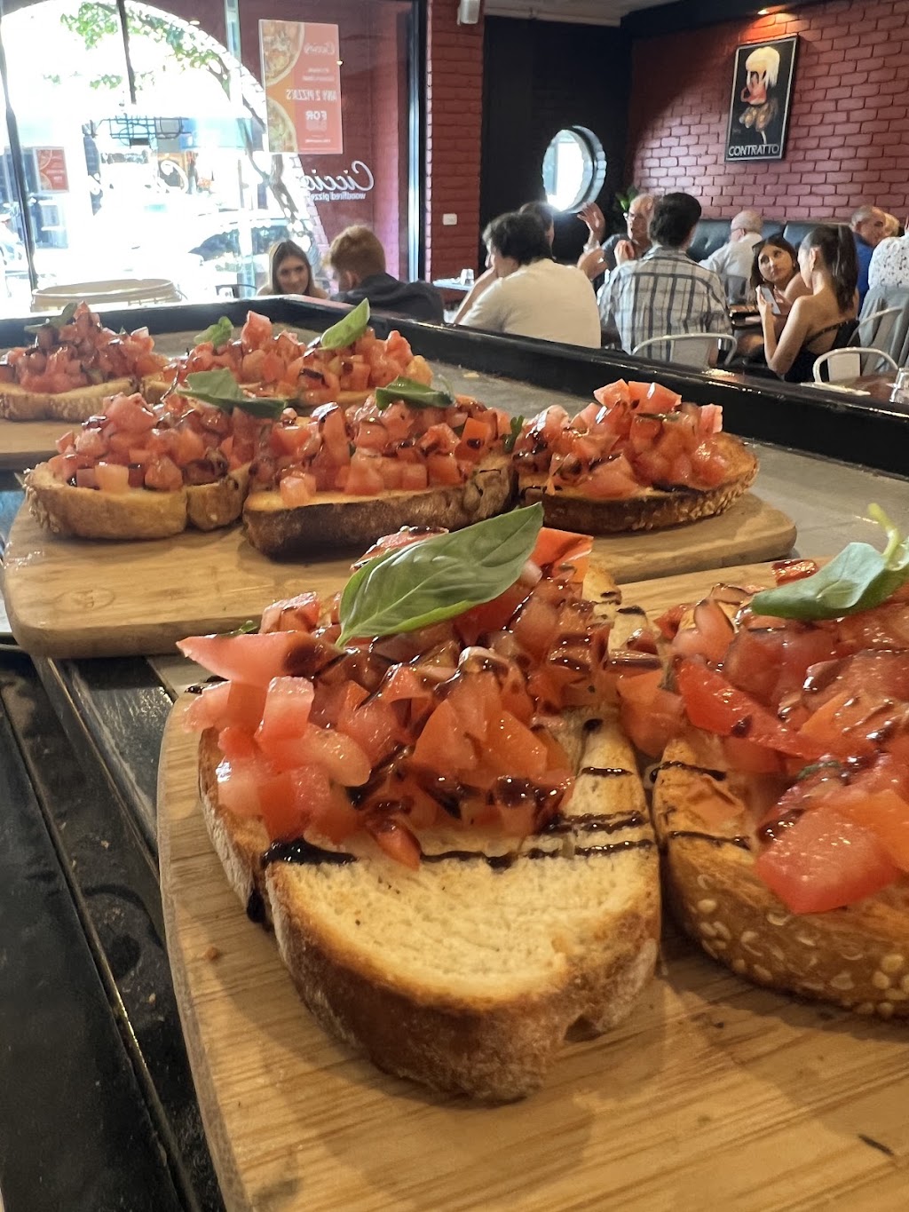 Ciccio’s Woodfire Pizzeria & Bar | 141 Nepean Hwy, Aspendale VIC 3195, Australia | Phone: (03) 9580 2085