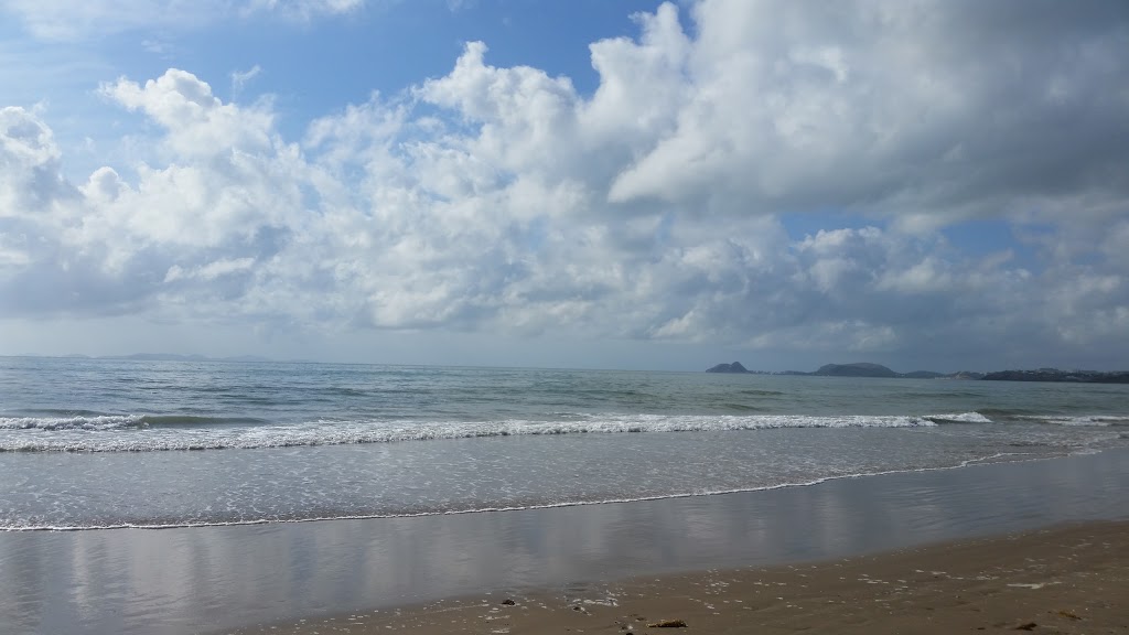 Beachside Caravan Park | 45-51 Farnborough Rd, Yeppoon QLD 4703, Australia | Phone: (07) 4939 3738