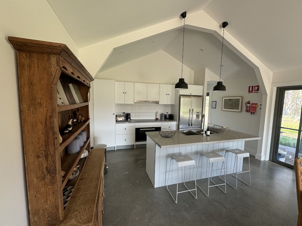 Ravenscroft Cottage | 2297 Allyn River Rd, Eccleston NSW 2311, Australia | Phone: 0407 915 320