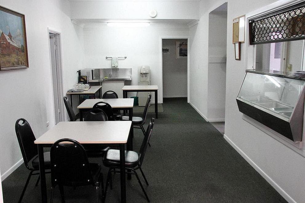 Indooroopilly Lodge & Motel | 21 Riverview Terrace, Indooroopilly QLD 4068, Australia | Phone: (07) 3378 4000