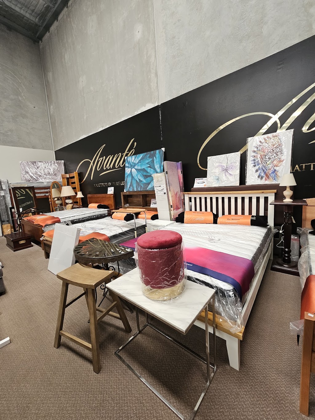 Fiveways New & Used Furniture Sales | 163 Jellicoe St, Newtown QLD 4350, Australia | Phone: (07) 4632 7069