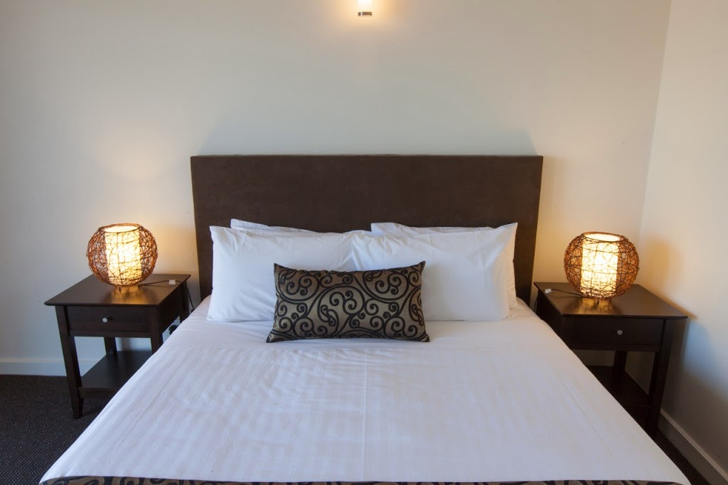 The Bay Motel | lodging | 21 Nepean Hwy, Dromana VIC 3936, Australia | 0359872311 OR +61 3 5987 2311