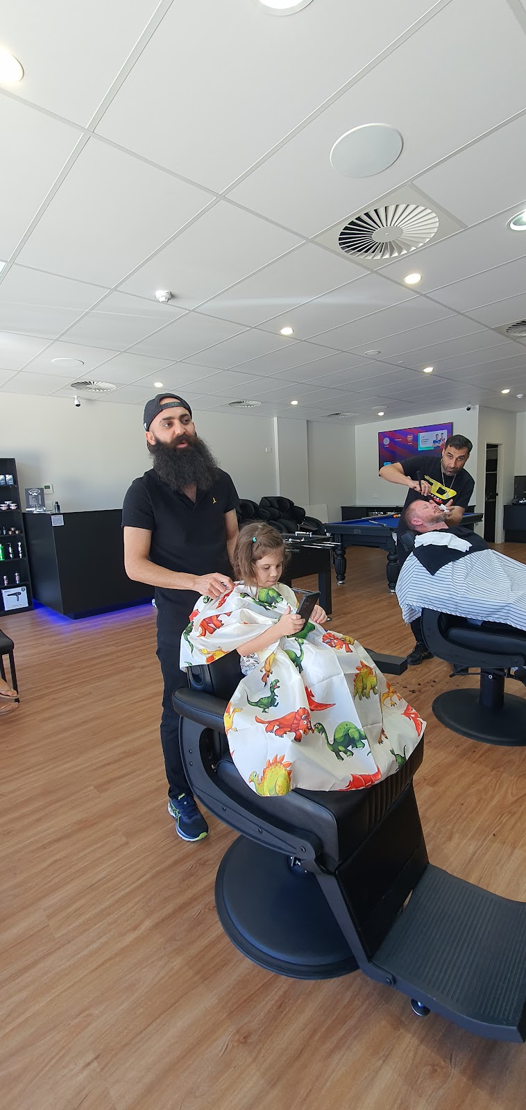 Hangout barber club | shop 6/1751 Anzac Ave, Mango Hill QLD 4509, Australia | Phone: (07) 3385 5242