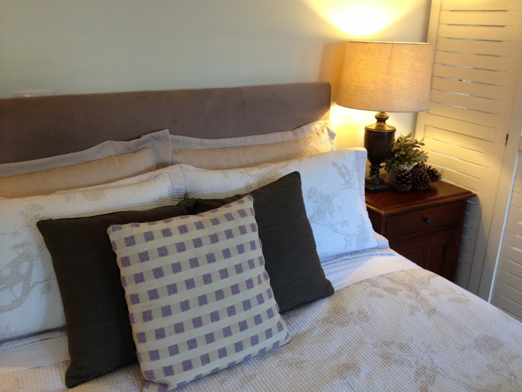 Jacaranda House Bed & Breakfast | lodging | Wongabel St, Kenmore QLD 4069, Australia | 0434066607 OR +61 434 066 607