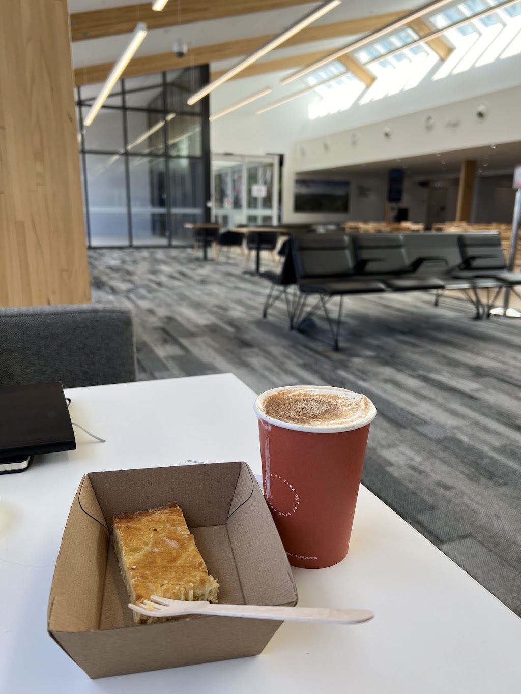 The Alternate Root Airport Cafe | 9 Peter Monley Drive, New England Hwy, Armidale NSW 2350, Australia | Phone: (02) 6775 1238