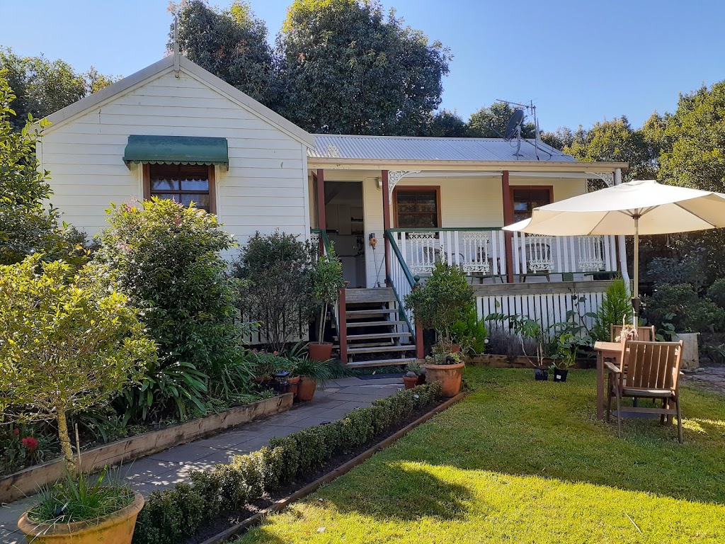 The Gardeners Cottage | lodging | The Gardeners Cottage 27 Lismore/Bangalow Road, Bangalow NSW 2479, Australia | 0266871448 OR +61 2 6687 1448