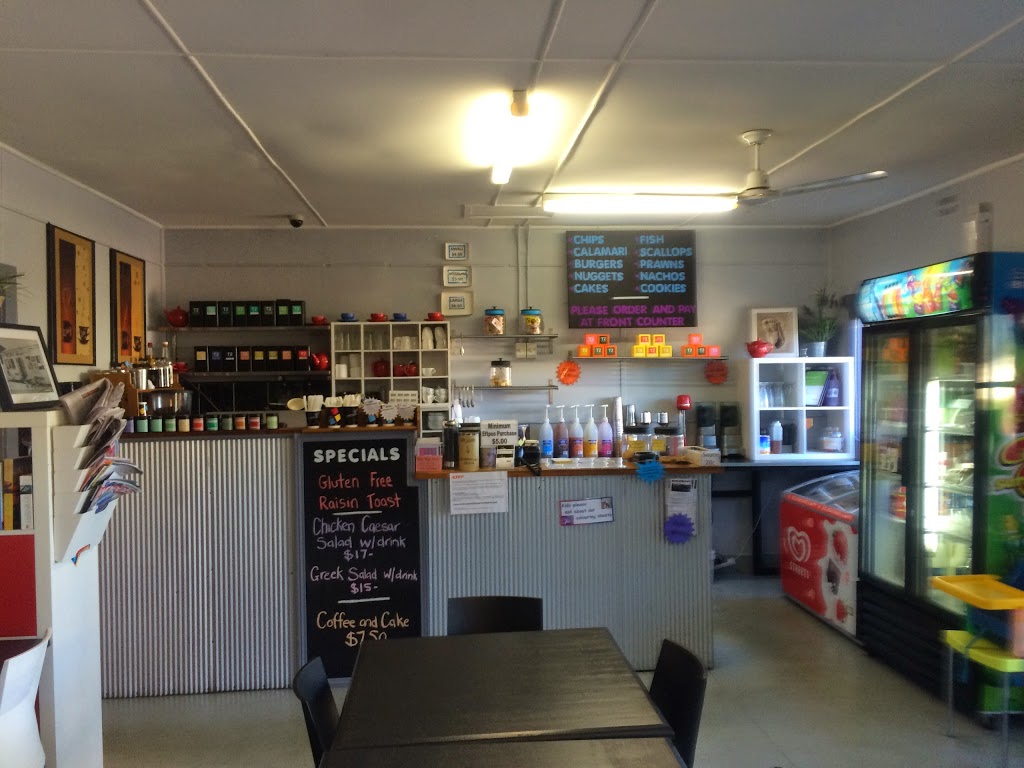 Table Talk Cafe | 75 River Rd, Shoalhaven Heads NSW 2535, Australia | Phone: (02) 4448 8831