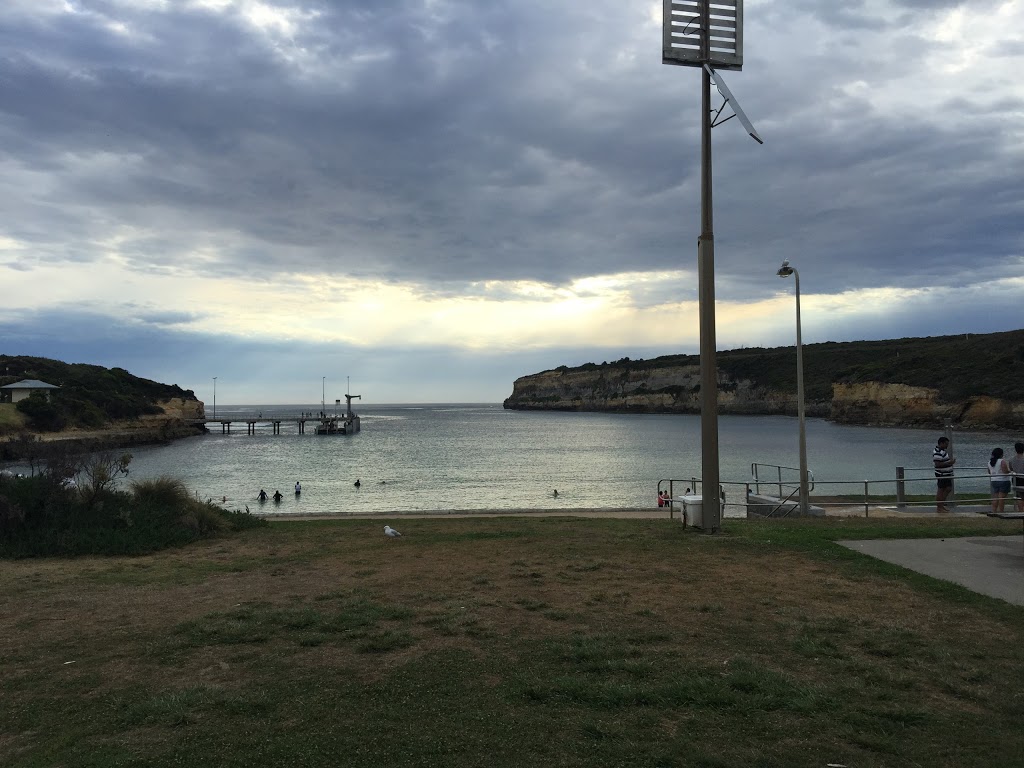 Port Campbell Visitor Information Centre | 26 Morris St, Port Campbell VIC 3269, Australia | Phone: 1300 137 255