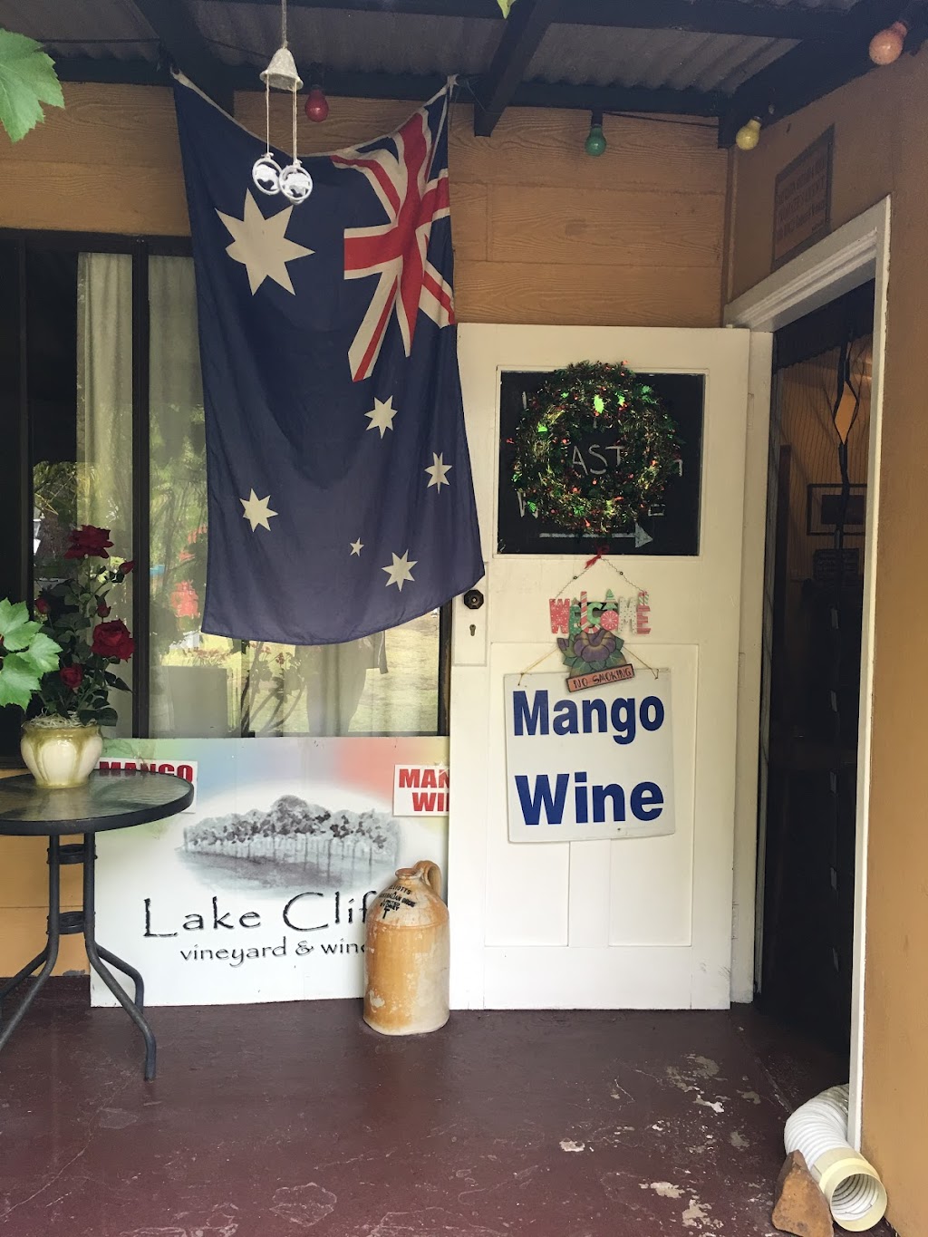 Lake Clifton Winery | 286 Newnham Rd, Lake Clifton WA 6215, Australia | Phone: 0457 166 300