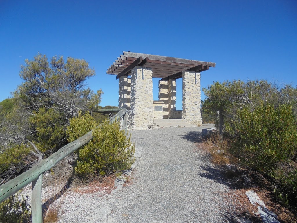 Vlamingh Lookout | Vlamingh Memorial Heritage Trail, Rottnest Island WA 6161, Australia | Phone: (08) 9432 9300