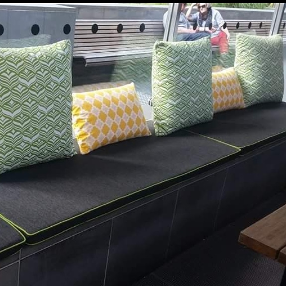 Outdoor cushions melbourne | 11 Whernside Ct, Mooroolbark VIC 3138, Australia | Phone: (03) 9726 4138