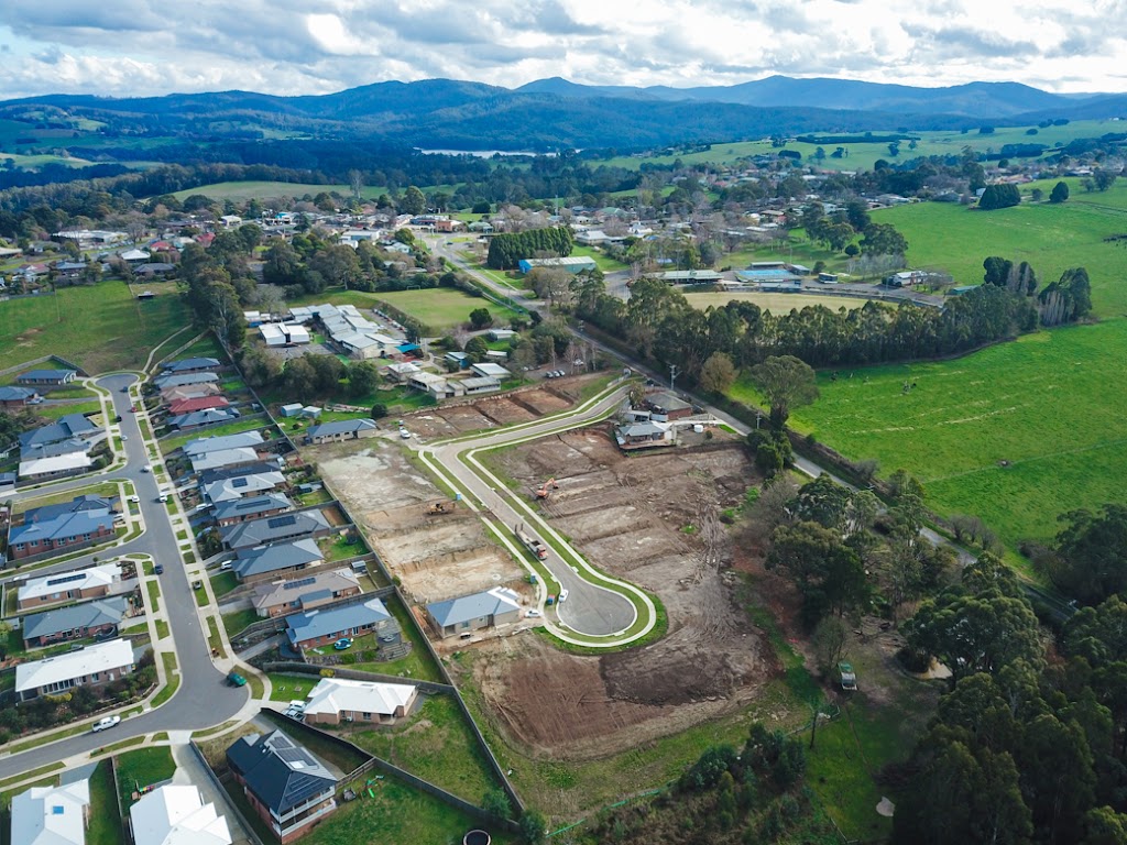 Neerim Lakes Estate | 30 Neerim E Rd, Neerim South VIC 3831, Australia | Phone: 0466 990 241