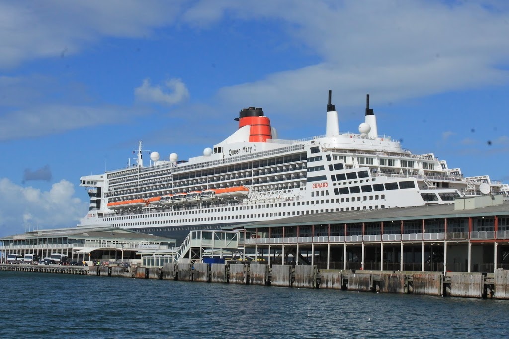 IGA X-press Beacon Cove | 103 Beach St, Port Melbourne VIC 3207, Australia | Phone: (03) 9645 1355