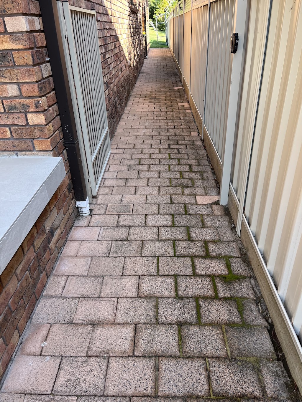 Dolphin Power Cleaning | 39 Laverick Ave, Tomago NSW 2322, Australia | Phone: 0466 070 899