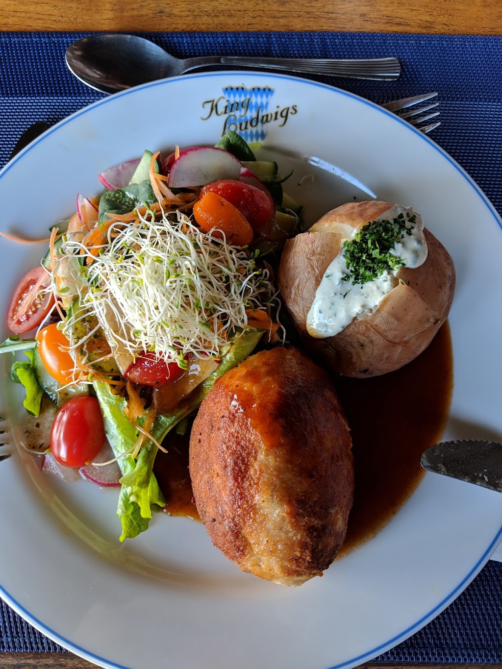 King Ludwigs German Restaurant and Bavarian Beer Bar | restaurant | 401 Mountain View Rd, Maleny QLD 4552, Australia | 0754999377 OR +61 7 5499 9377