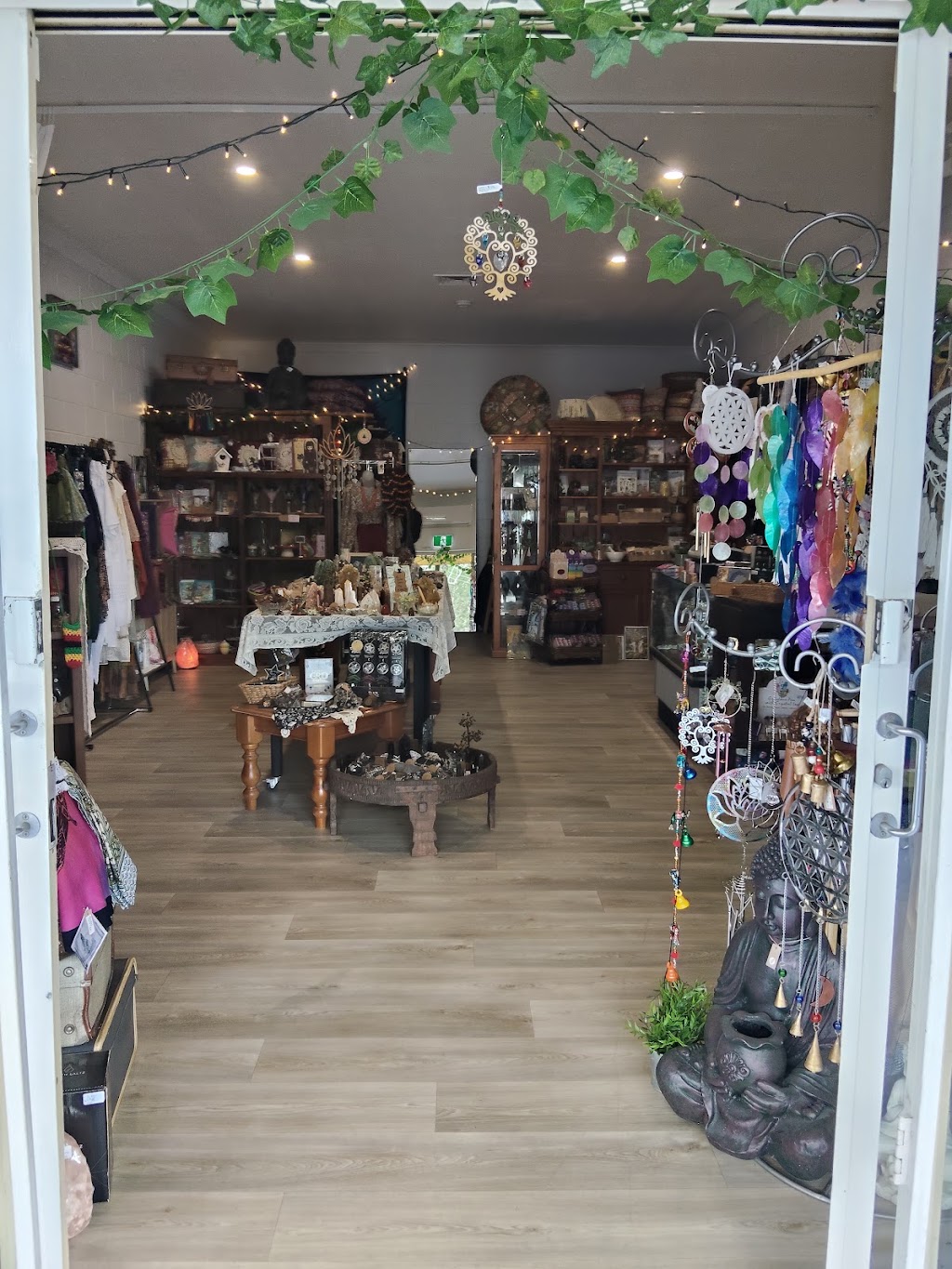 Radiant Temple | Shop 7/866 Beerburrum Rd, Elimbah QLD 4516, Australia | Phone: 0494 639 371