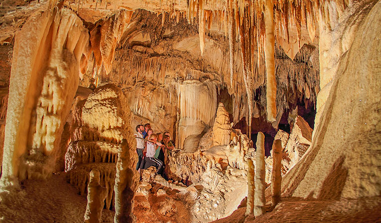 Kooringa Cave | Caves Track, Wombeyan Caves NSW 2580, Australia | Phone: (02) 4843 5976