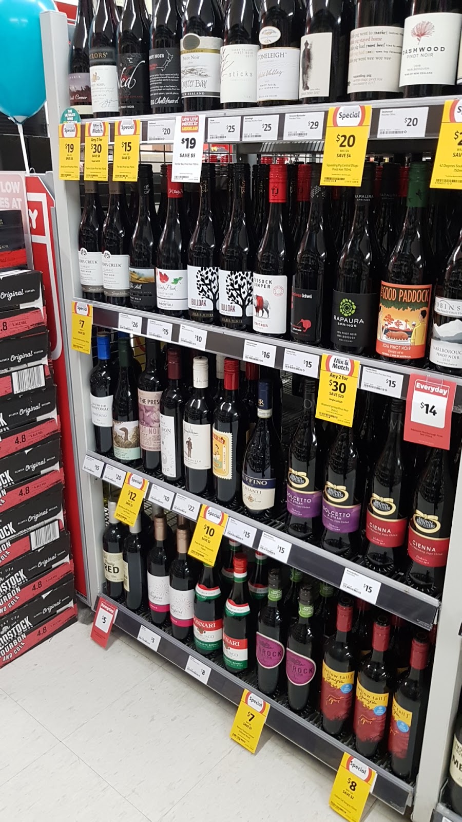 Liquorland Heritage Springs | Heritage Springs Shopping Centre Corner McGregor Road And, Henry Rd, Pakenham VIC 3810, Australia | Phone: (03) 5940 4925