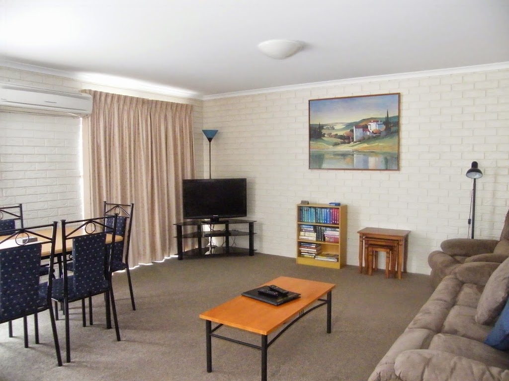 Capri Apartments | atm | 38/40 Main St, Merimbula NSW 2548, Australia | 0264952367 OR +61 2 6495 2367