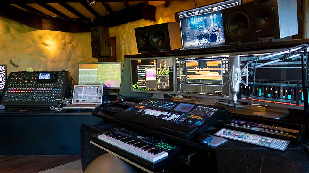 Crystal Grid - Studios & Events | 127 Cedar Rd, Entrance 1st Left on, Lot 21 Marri Ave, Wilsons Creek NSW 2482, Australia | Phone: (02) 6684 0066