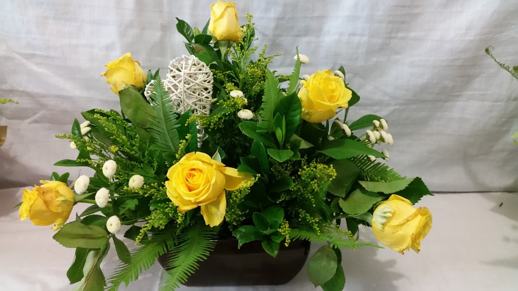 Saranahs Flowers | florist | 109 Coorang Rd, Carbrook QLD 4130, Australia | 0732066857 OR +61 7 3206 6857