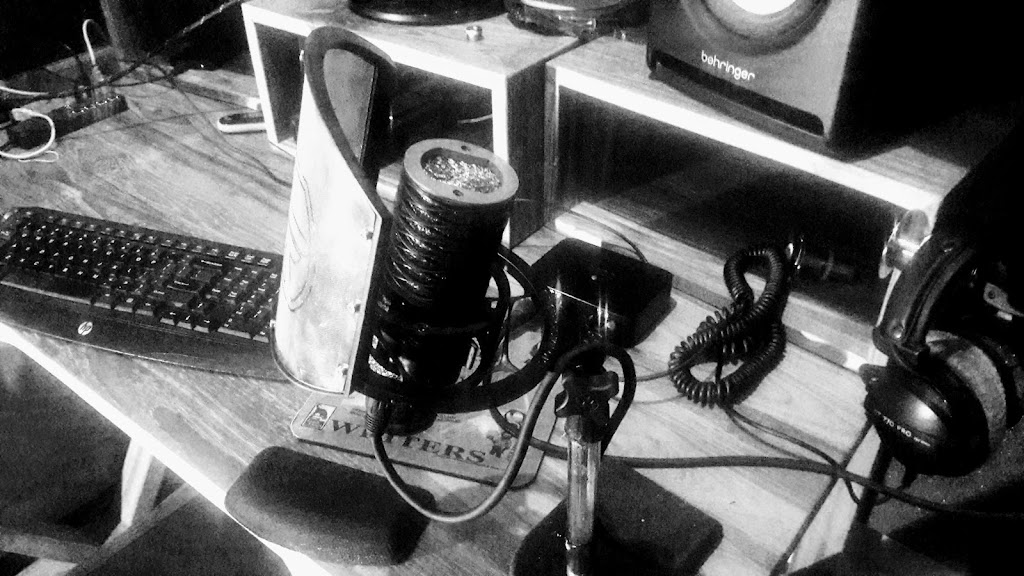 Dan Garlick Voiceovers | 23 Manitzky Rd, Tamborine Mountain QLD 4272, Australia | Phone: 0467 597 418