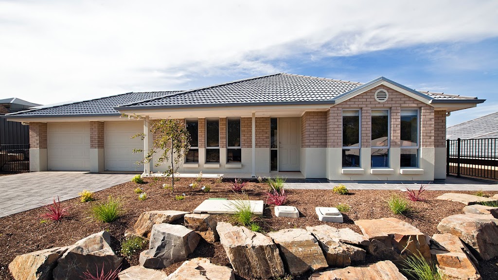 Hickinbotham Display Home - Bluestone Estate |  | Monterey Pl, Mount Barker SA 5251, Australia | 0883660000 OR +61 8 8366 0000