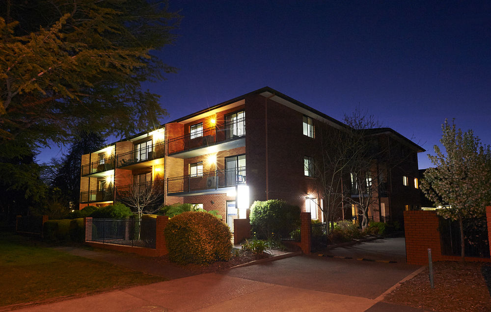Oxley Court Serviced Apartments | lodging | 9 Dawes St, Griffith ACT 2603, Australia | 0262956216 OR +61 2 6295 6216