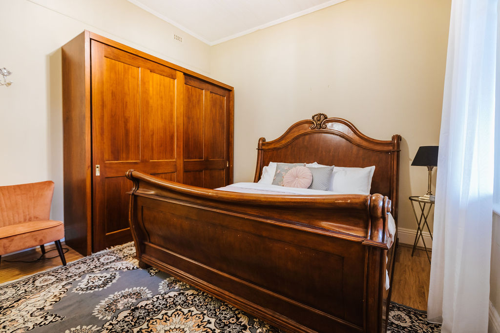 The Old Convent, Largs | lodging | 9 John St, Largs NSW 2320, Australia | 0418437820 OR +61 418 437 820