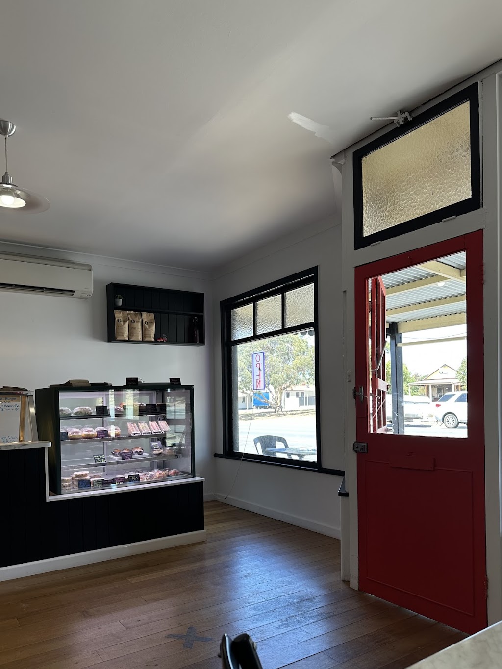 Lismore Full On Food | 24 High St, Lismore VIC 3324, Australia | Phone: 0436 444 437