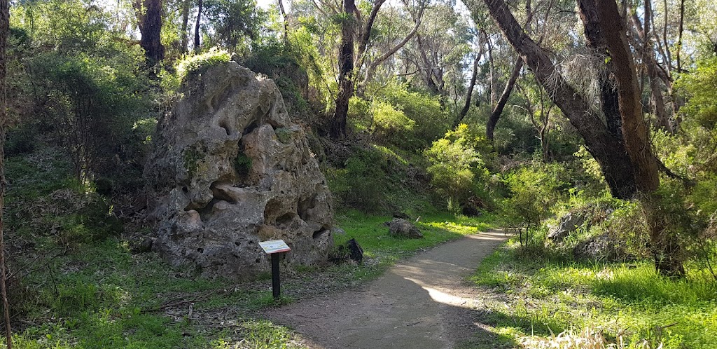 Boomerang Gorge - Dwerta Mia Walk Trail | tourist attraction | Yanchep WA 6035, Australia | 0893037759 OR +61 8 9303 7759