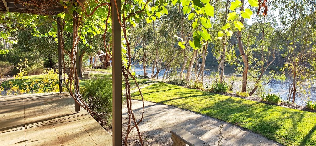 Captains Cottage | lodging | 42 Murray St, Moama NSW 2731, Australia | 0354800675 OR +61 3 5480 0675