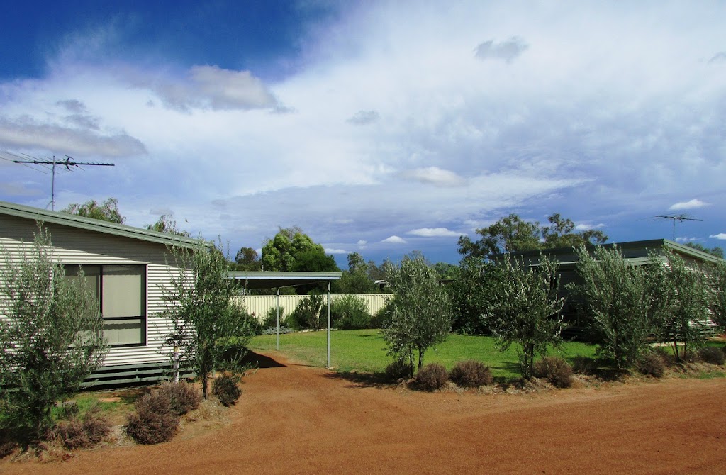 Cunnamulla Cabins & Caravan Park | 79 Emma St, Cunnamulla QLD 4490, Australia | Phone: 0407 785 785